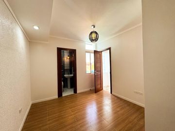 Modern 3-Bedroom 2- Storey Triplex House and Lot for Sale in Las Piñas City