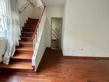 SE VENDE AMPLIA CASA 03 PISOS + AZOTEA -  ¡FRENTE AL CENTRO EMPRESARIAL! LINCE LIMITE CON SAN ISIDRO.