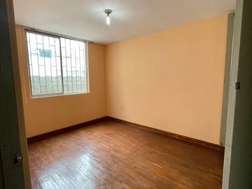 SE VENDE AMPLIA CASA 03 PISOS + AZOTEA -  ¡FRENTE AL CENTRO EMPRESARIAL! LINCE LIMITE CON SAN ISIDRO.