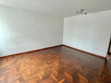 SE VENDE AMPLIA CASA 03 PISOS + AZOTEA -  ¡FRENTE AL CENTRO EMPRESARIAL! LINCE LIMITE CON SAN ISIDRO.