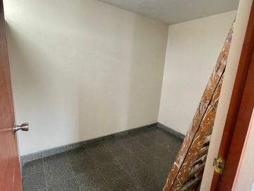 SE VENDE AMPLIA CASA 03 PISOS + AZOTEA -  ¡FRENTE AL CENTRO EMPRESARIAL! LINCE LIMITE CON SAN ISIDRO.