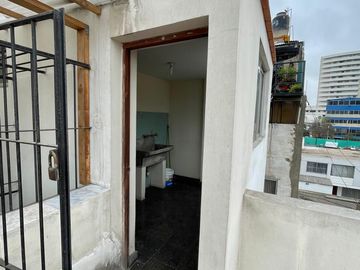 SE VENDE AMPLIA CASA 03 PISOS + AZOTEA -  ¡FRENTE AL CENTRO EMPRESARIAL! LINCE LIMITE CON SAN ISIDRO.
