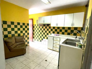 SE VENDE AMPLIA CASA 03 PISOS + AZOTEA -  ¡FRENTE AL CENTRO EMPRESARIAL! LINCE LIMITE CON SAN ISIDRO.