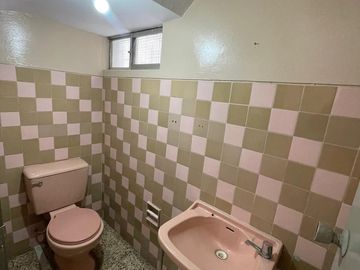 SE VENDE AMPLIA CASA 03 PISOS + AZOTEA -  ¡FRENTE AL CENTRO EMPRESARIAL! LINCE LIMITE CON SAN ISIDRO.