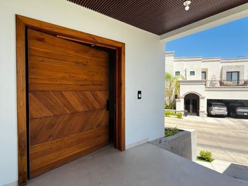 HERMOSA Y MODERNA RESIDENCIA EN VENTA AL NORTE