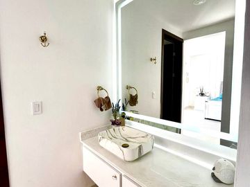 HERMOSA Y MODERNA RESIDENCIA EN VENTA AL NORTE