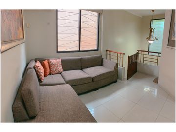 Ceibos Real - 4 Dorm. y Uno en P. Baja - 5.5 Baños - Sala Comedor - Jacuzzi