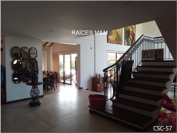 VENDO MAGNÍFICA CASA CAMPESTRE, IDEAL PARA VIVIR EN UN ESTILO DE VIDA CÓMODO, ESPACIOS GENEROSOS.