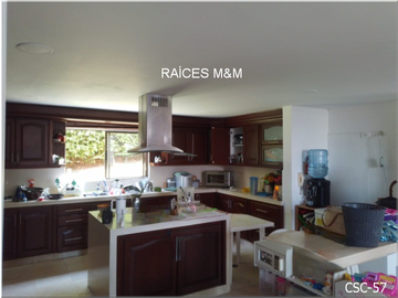 VENDO MAGNÍFICA CASA CAMPESTRE, IDEAL PARA VIVIR EN UN ESTILO DE VIDA CÓMODO, ESPACIOS GENEROSOS.