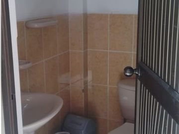 VENDO MAGNÍFICA CASA CAMPESTRE, IDEAL PARA VIVIR EN UN ESTILO DE VIDA CÓMODO, ESPACIOS GENEROSOS.