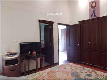 VENDO MAGNÍFICA CASA CAMPESTRE, IDEAL PARA VIVIR EN UN ESTILO DE VIDA CÓMODO, ESPACIOS GENEROSOS.