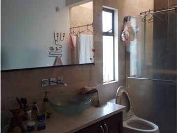 VENDO MAGNÍFICA CASA CAMPESTRE, IDEAL PARA VIVIR EN UN ESTILO DE VIDA CÓMODO, ESPACIOS GENEROSOS.
