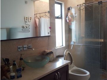 VENDO MAGNÍFICA CASA CAMPESTRE, IDEAL PARA VIVIR EN UN ESTILO DE VIDA CÓMODO, ESPACIOS GENEROSOS.