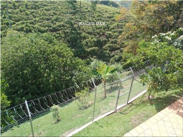 VENDO MAGNÍFICA CASA CAMPESTRE, IDEAL PARA VIVIR EN UN ESTILO DE VIDA CÓMODO, ESPACIOS GENEROSOS.