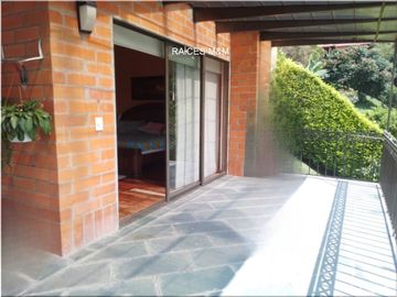 VENDO MAGNÍFICA CASA CAMPESTRE, IDEAL PARA VIVIR EN UN ESTILO DE VIDA CÓMODO, ESPACIOS GENEROSOS.