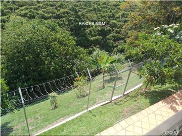 VENDO MAGNÍFICA CASA CAMPESTRE, IDEAL PARA VIVIR EN UN ESTILO DE VIDA CÓMODO, ESPACIOS GENEROSOS.