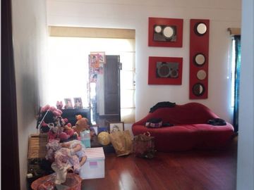 VENDO MAGNÍFICA CASA CAMPESTRE, IDEAL PARA VIVIR EN UN ESTILO DE VIDA CÓMODO, ESPACIOS GENEROSOS.