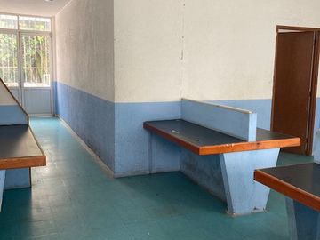VENDO PROPIEDAD PARA ESCUELA, CLINICA U OFICINAS DOBLE FRENTE 984 MTS.