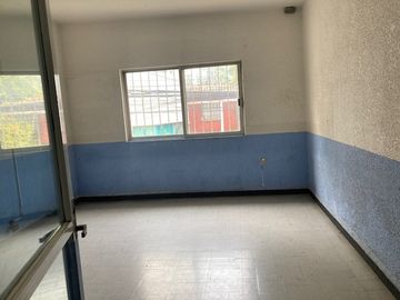 VENDO PROPIEDAD PARA ESCUELA, CLINICA U OFICINAS DOBLE FRENTE 984 MTS.