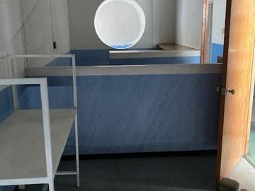 VENDO PROPIEDAD PARA ESCUELA, CLINICA U OFICINAS DOBLE FRENTE 984 MTS.