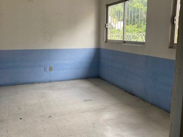 VENDO PROPIEDAD PARA ESCUELA, CLINICA U OFICINAS DOBLE FRENTE 984 MTS.