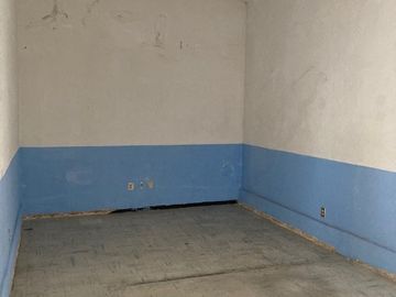 VENDO PROPIEDAD PARA ESCUELA, CLINICA U OFICINAS DOBLE FRENTE 984 MTS.