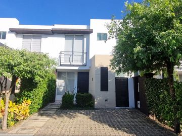 Casa en venta en conjunto en Ricaurte- Cundinamarca