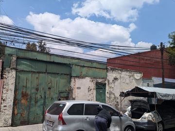 Excelente ubicación Terreno a dos calles del Cto. Interior