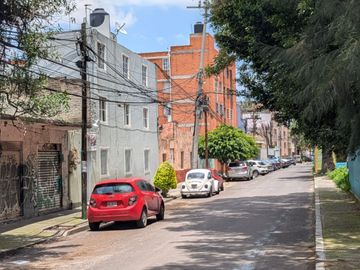 Excelente ubicación Terreno a dos calles del Cto. Interior