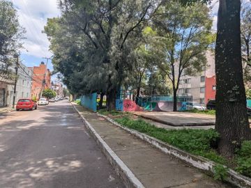Excelente ubicación Terreno a dos calles del Cto. Interior
