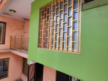 AMPLIA CASA EN VENTA, PARA INVERSIÓN Y/O REMODELACIÓN CON EXCELENTE UBICACIÓN, A 3 CUADRAS DE EJERCITO MEXICANO, COL. EJIDO PRIMERO DE MAYO SUR, BOCA DEL RIO, VERACRUZ.