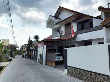 Rumah dan Workhop Strategis dekat Jalan Magelang