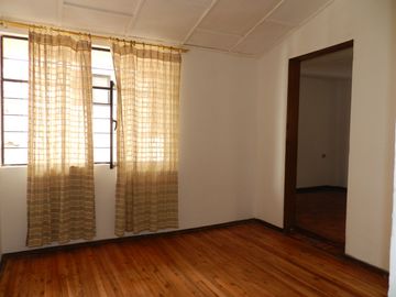 VENTA DE CASA 3 PLANTAS EN CARCELÉN