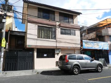 VENTA DE CASA 3 PLANTAS EN CARCELÉN