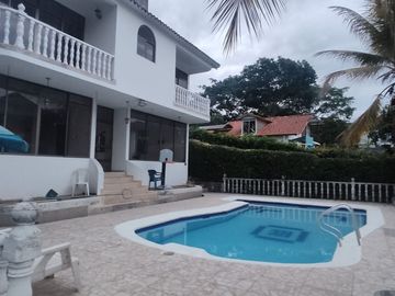 VENDOEN MELGAR DOS CASAS CAMPESTRES EN LOTE DE 585 m2