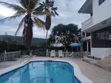 VENDOEN MELGAR DOS CASAS CAMPESTRES EN LOTE DE 585 m2