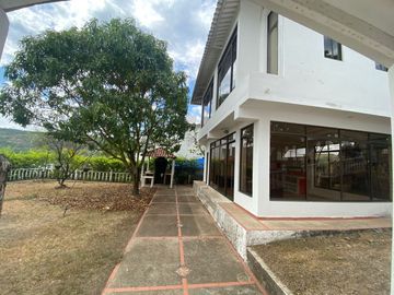 VENDOEN MELGAR DOS CASAS CAMPESTRES EN LOTE DE 585 m2