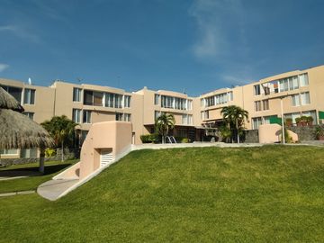 $1,850,000 Hermosa Casa Tres Recámaras con Superficie 247.43 m2 Alberca, Oasis II, Xochitepec, Morelos