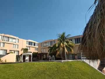 $1,850,000 Hermosa Casa Tres Recámaras con Superficie 247.43 m2 Alberca, Oasis II, Xochitepec, Morelos