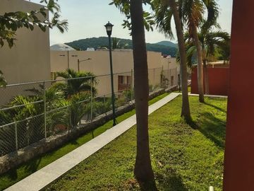 $1,850,000 Hermosa Casa Tres Recámaras con Superficie 247.43 m2 Alberca, Oasis II, Xochitepec, Morelos