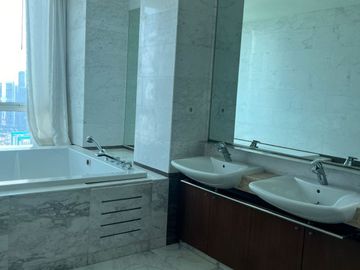 For Rent Apartement The Peak Sudirman 4 BR Semi Furnished 359sqm