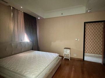 For Rent Apartement The Peak Sudirman 4 BR Semi Furnished 359sqm