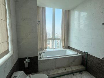 For Rent Apartement The Peak Sudirman 4 BR Semi Furnished 359sqm