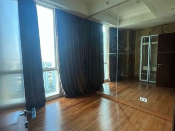 For Rent Apartement The Peak Sudirman 4 BR Semi Furnished 359sqm