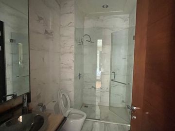 For Rent Apartement The Peak Sudirman 4 BR Semi Furnished 359sqm