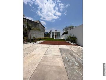 MODERNA CASA EN VENTA-RENTA EN LAS FINCAS