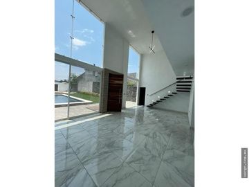 MODERNA CASA EN VENTA-RENTA EN LAS FINCAS