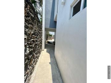 MODERNA CASA EN VENTA-RENTA EN LAS FINCAS