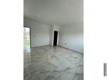MODERNA CASA EN VENTA-RENTA EN LAS FINCAS