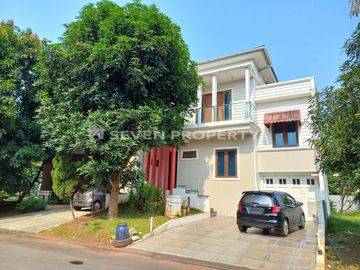 For Sale : Beautiful 2-Story Semi-Furnished Rental House with Freehold Title in Kota Wisata Cibubur - Land Size: 200 m², Building Size: 300 m²